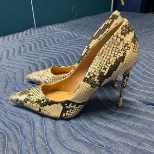 Steve Madden Snakeprint Ladies High Heel Pumps Size 8